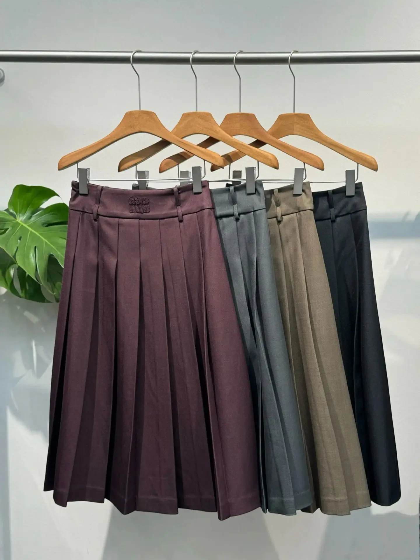 

Autumn women's casual office lady pleated mid calf skirt