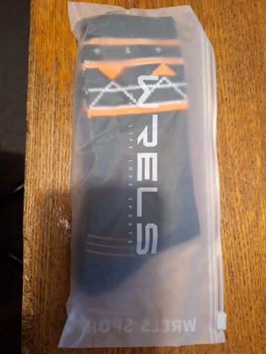 WRELS Merino Wool Socks Hiking Running Socks Soft Lightweight Shock Absorption Damping Mid-Calf Breathable Ankle Cycling Socks photo review