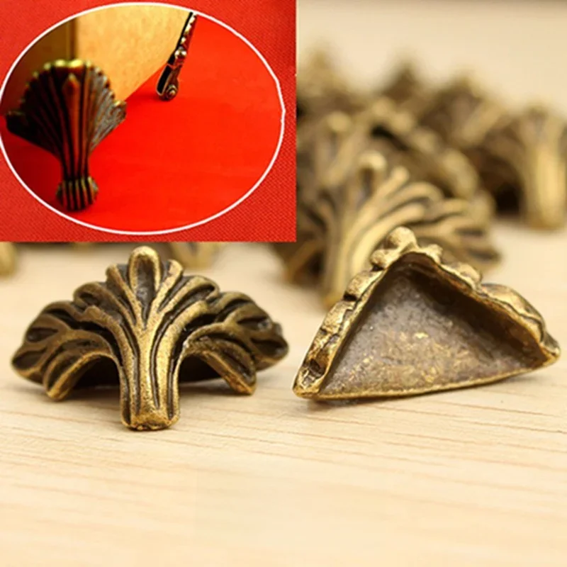 30 szt. Pudełko Narożnik Ochraniacz na stopy Biurko Krawędź Pudełka Antyczny brąz Wzór Rzeźbione 19 mm x 11 mm — zdjęcie 2