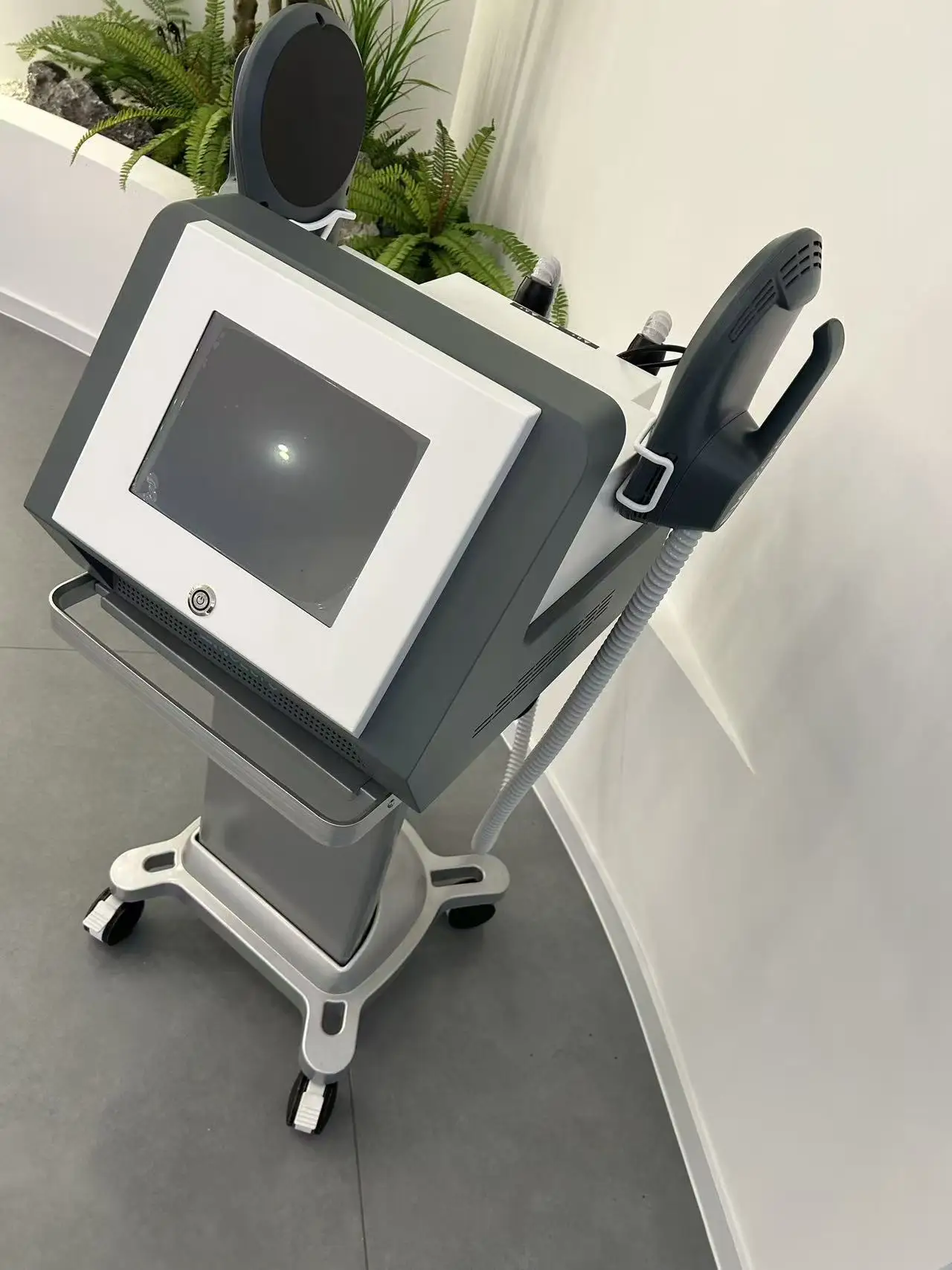 

EMS Myoslim NEO RF Аппарат для похудения и коррекции фигуры с электромагнитной стимуляцией мышц и удалением жира, 6500 Вт