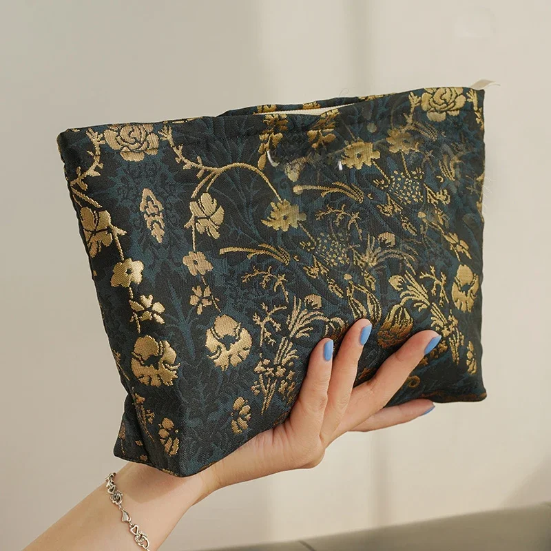 Trousse de maquillage pour femmes, imprimé Noble, fleurs dorées, grande capacité, rouge à lèvres, coussin d'air, sac de rangement, trousse de toilette de voyage Portable