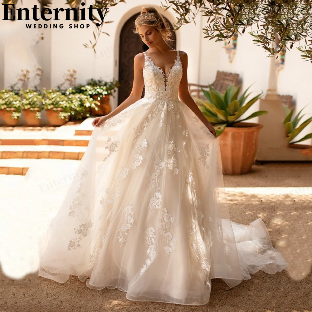 

Graceful V Neck Wedding Dresses A Line Spaghetti Straps Bridal Gowns Open Back Lace Appliques Unique 2024 Robe De Mariée