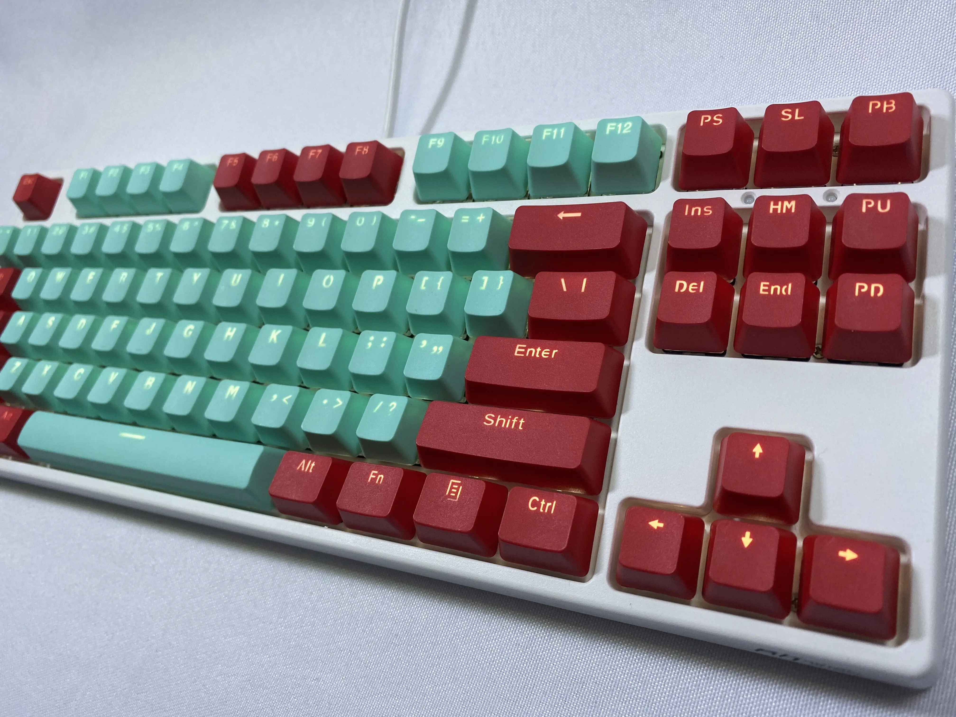 Teclas de Teclado mecánico de altura OEM, color rojo Cian, 87 teclas, Material PBT, caracteres retroiluminados dobles, teclas de juego transparentes