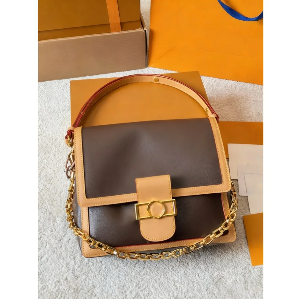 

2025 New SIZE: 25X20 CM Fashionable Versatile bags leather cherry Portable can be carried on the shoulder no boxes