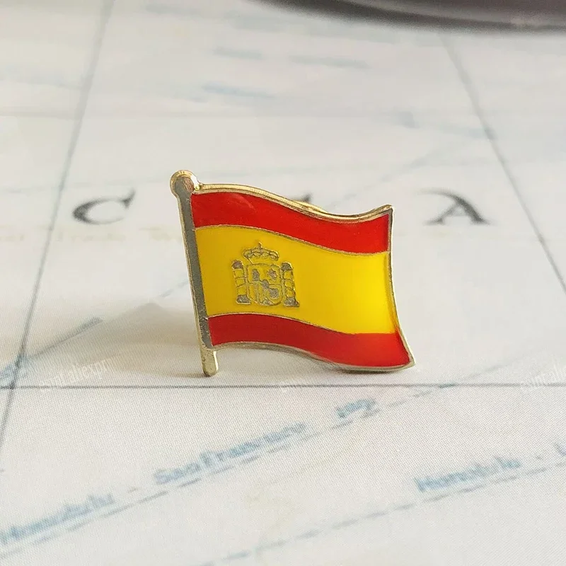 Hiszpania Flaga narodowa Kryształ Epoksyd Metal Emalia Odznaka Broszka Kolekcja Pamiątki Prezenty Szpilki do klapy Akcesoria Rozmiar 1,6 * 1,9 cm — zdjęcie 2