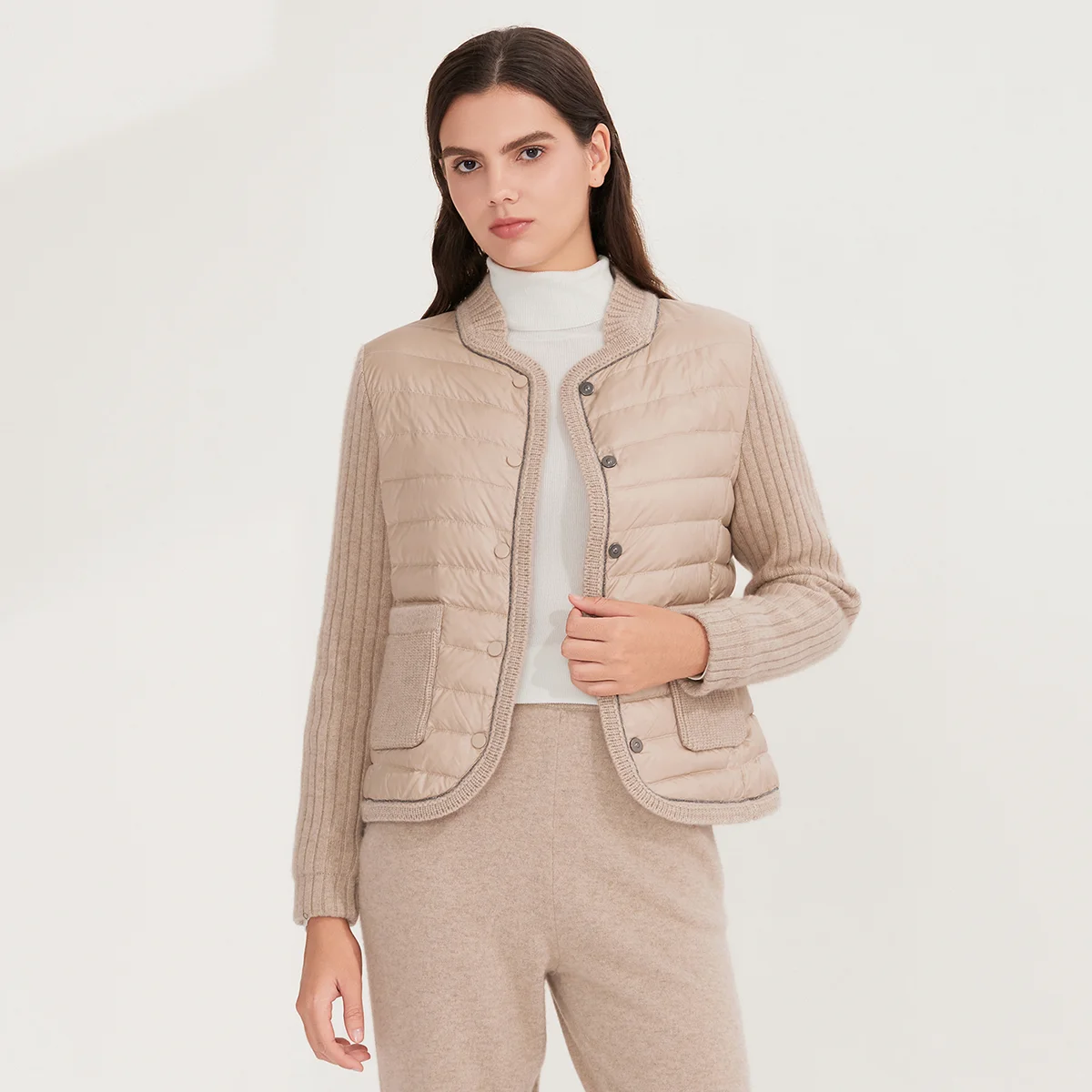 BY3521202 Premium-Stepp-Daunenjacke für Damen, Gänsedaunen, 7 Gauge, 100 % reiner Kaschmir-Strickärmel