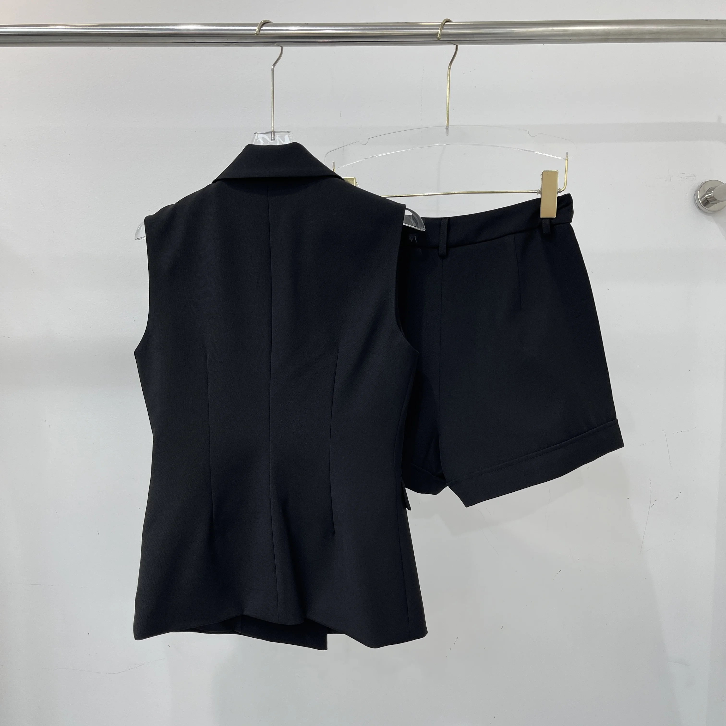 

2026 Newest Early Spring Style Youthful Knitted Outwear Set Short Knitted top + Pleated skirt