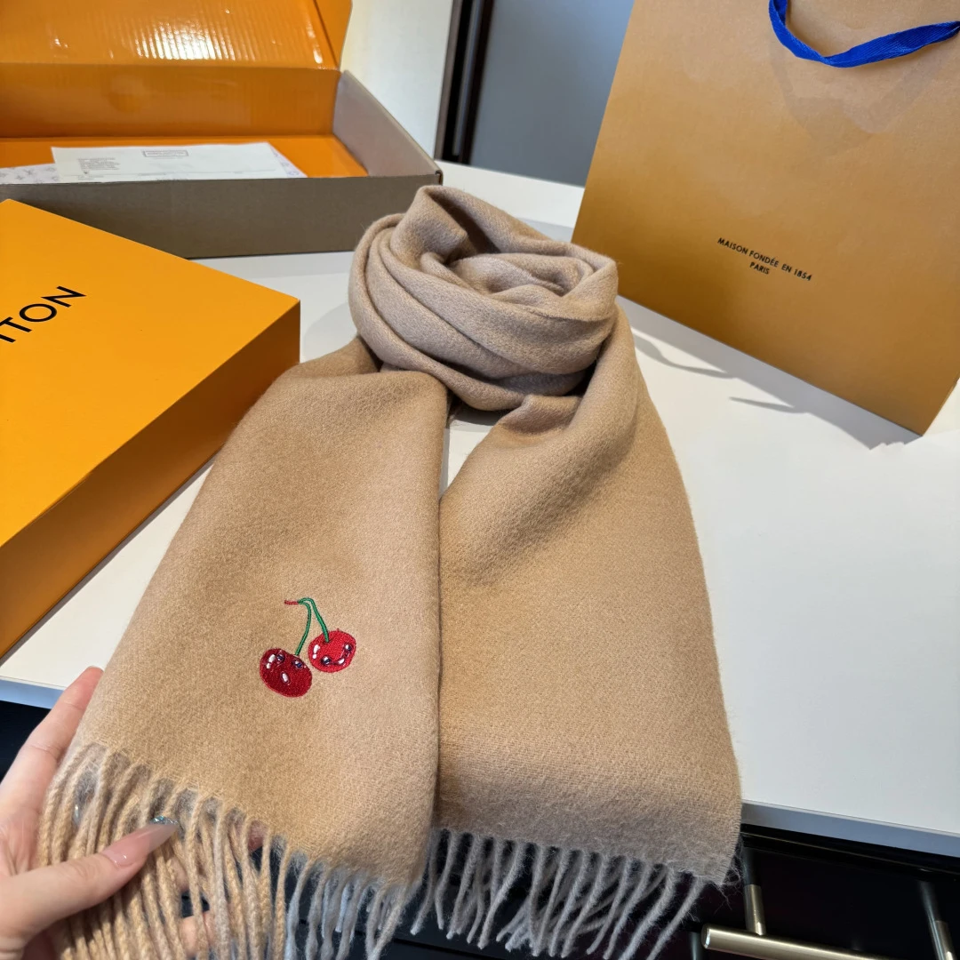Immagine 4: Sciarpa di ciliegia
