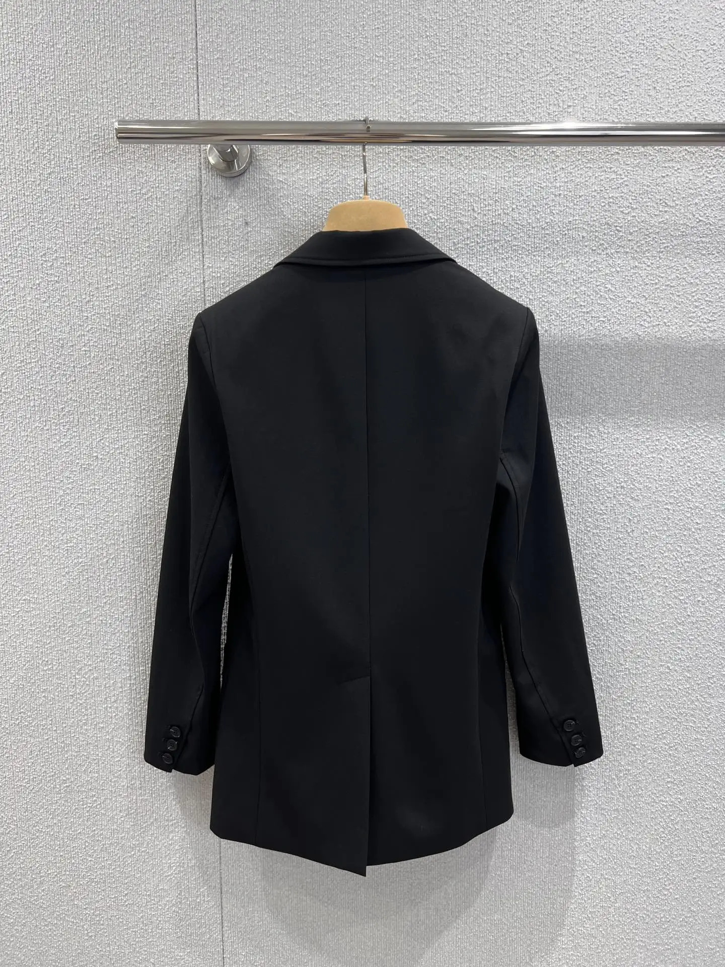

2025 Fashion Early Autumn New Women's Clothing Letter Logo Banquet Commuter Patch Embroidered Button Cardigan Suit Jacket