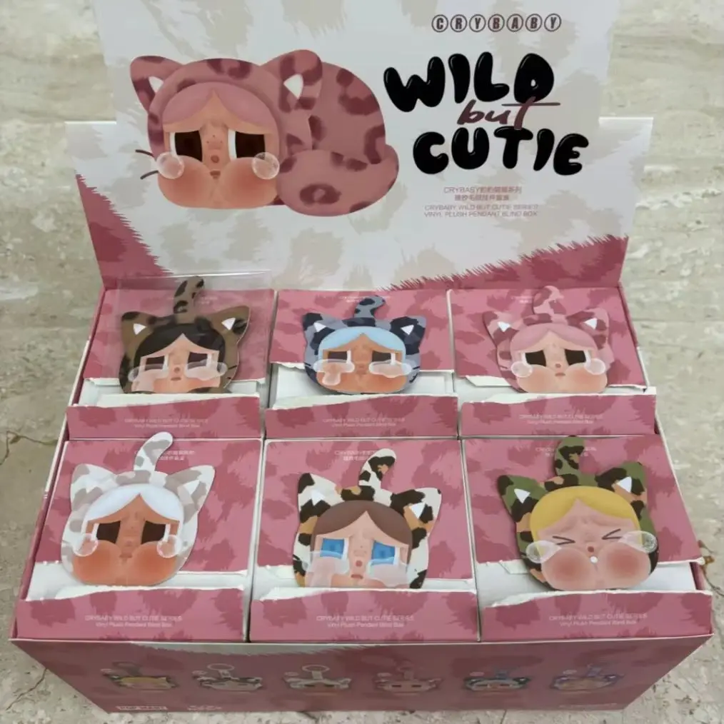 

POP MART CRYBABY Wild but Cutie Series: Набор из 6 виниловых плюшевых подвесок-сюрпризов (Blind Box), оригинальные дизайнерские коллекционные игрушки, брелоки для сумок