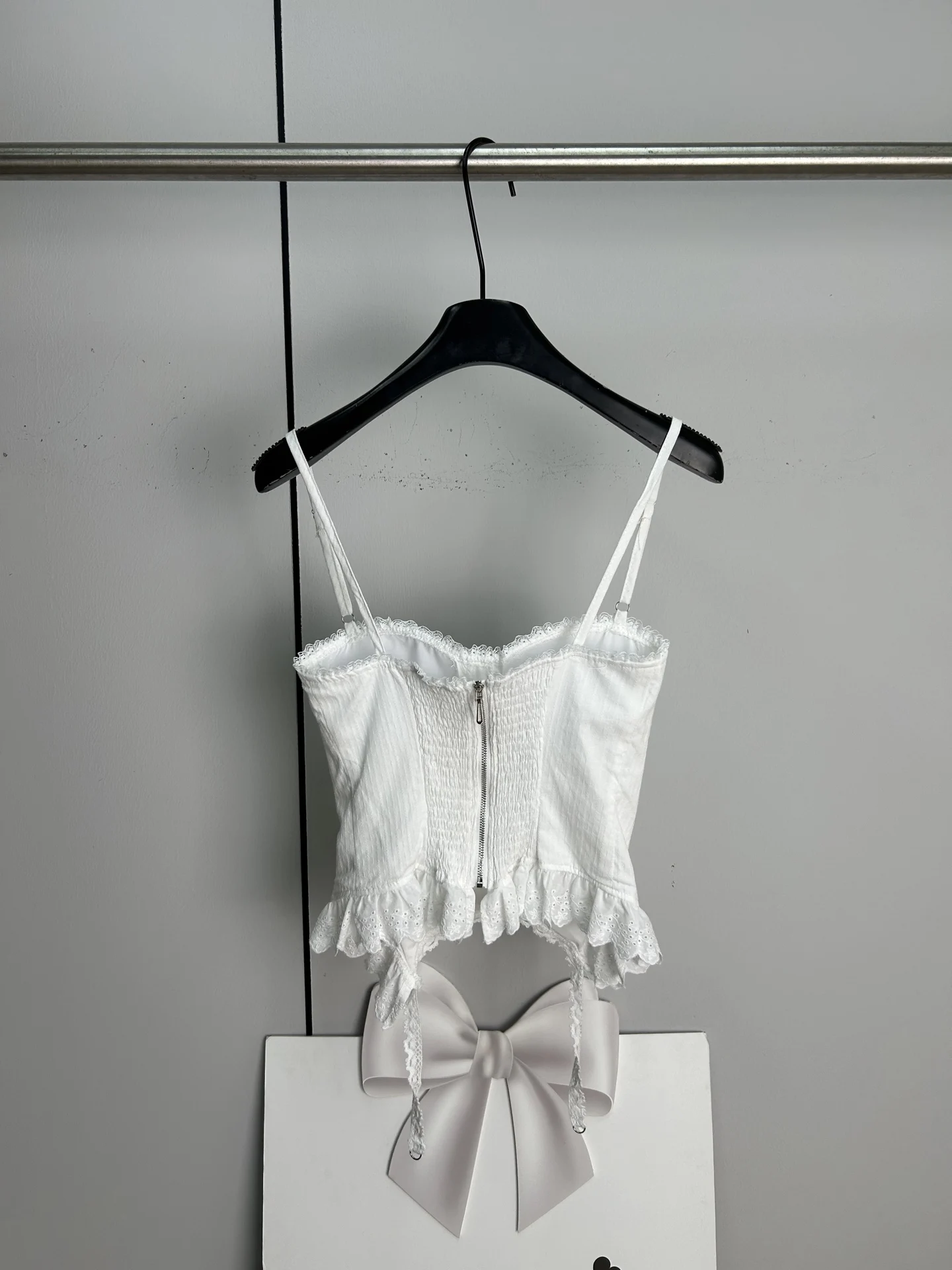 

High quality spring and summer women's knitted pure desire suspender SU276