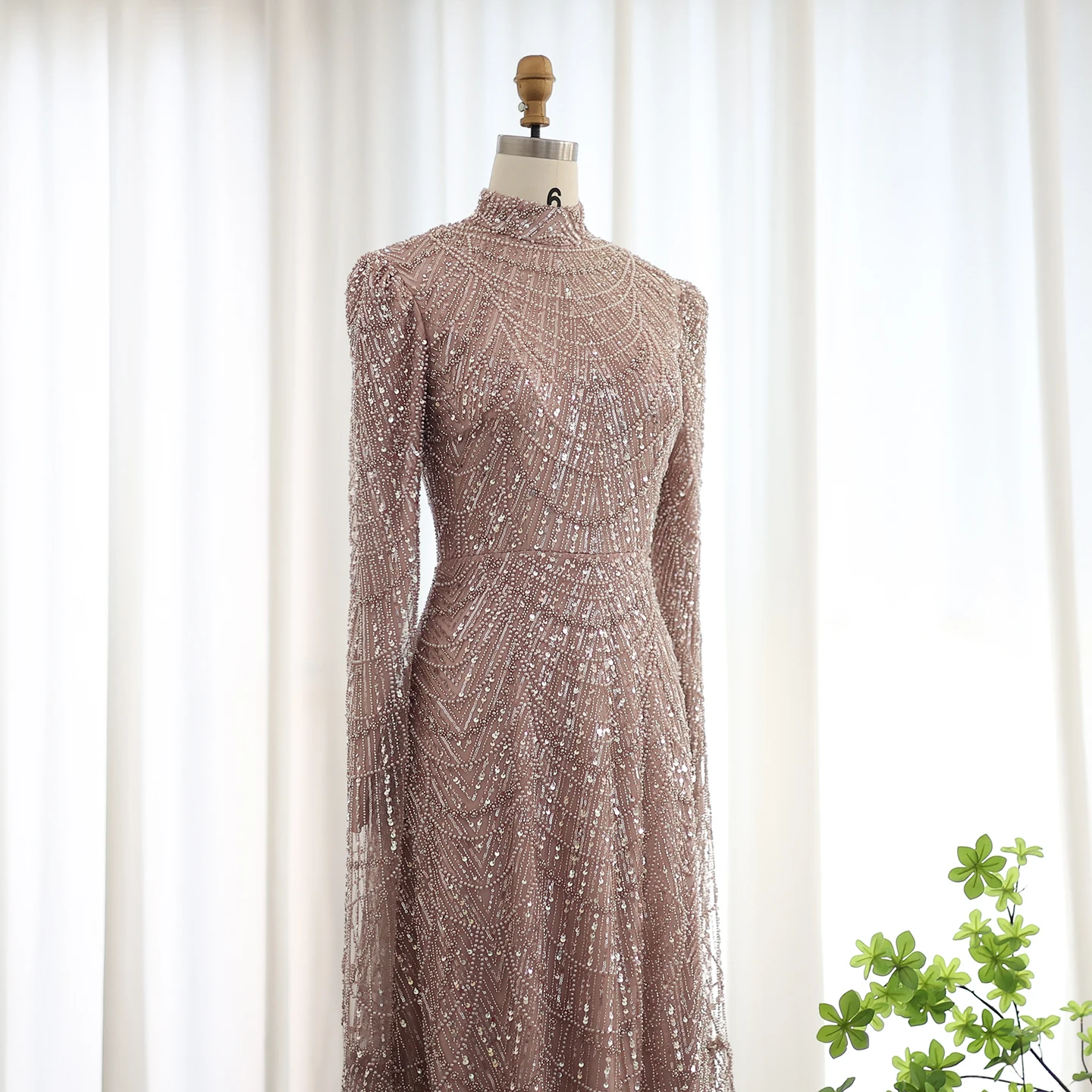 Sharon Said Luxuriöse Dubai Salbeigrüne Muslimische Abendkleider mit Cape-Ärmeln und Hohem Kragen für Arabische Hochzeitsfeier SS630 Maßanfertigung – Detail 23
