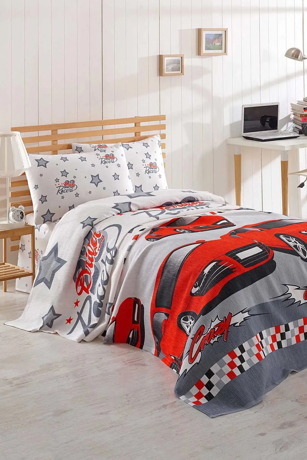 

Faiend Home Single Printed Pique Set Crazy Red, Enjoy Luxury Comfort. Produced From Quality 100% Cotton Yarn.