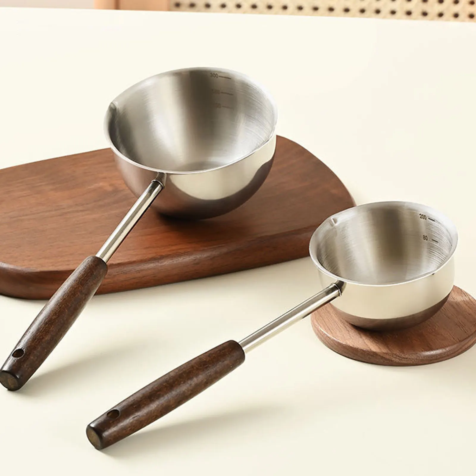 

Kitchen Hot Oil Pan Cooking Pot Nonstick Pan Practical Saucepan Pouring Oil Pot for Restaurant Camping Heating Milk Burning Oil