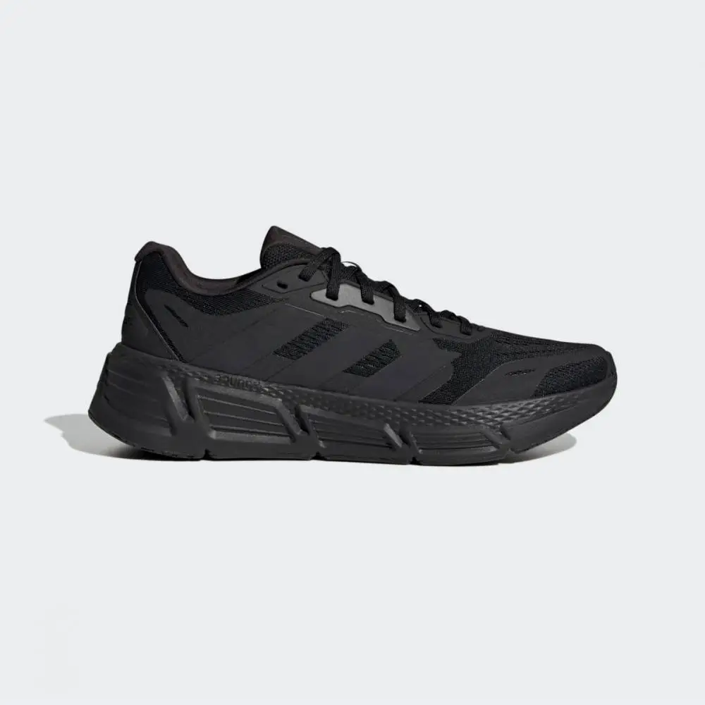 Adidas Questa 2 Men IF2230 CBLACK CBLACK CARBON: تقييم شامل للحذاء الرياضي المُثالي للرجال