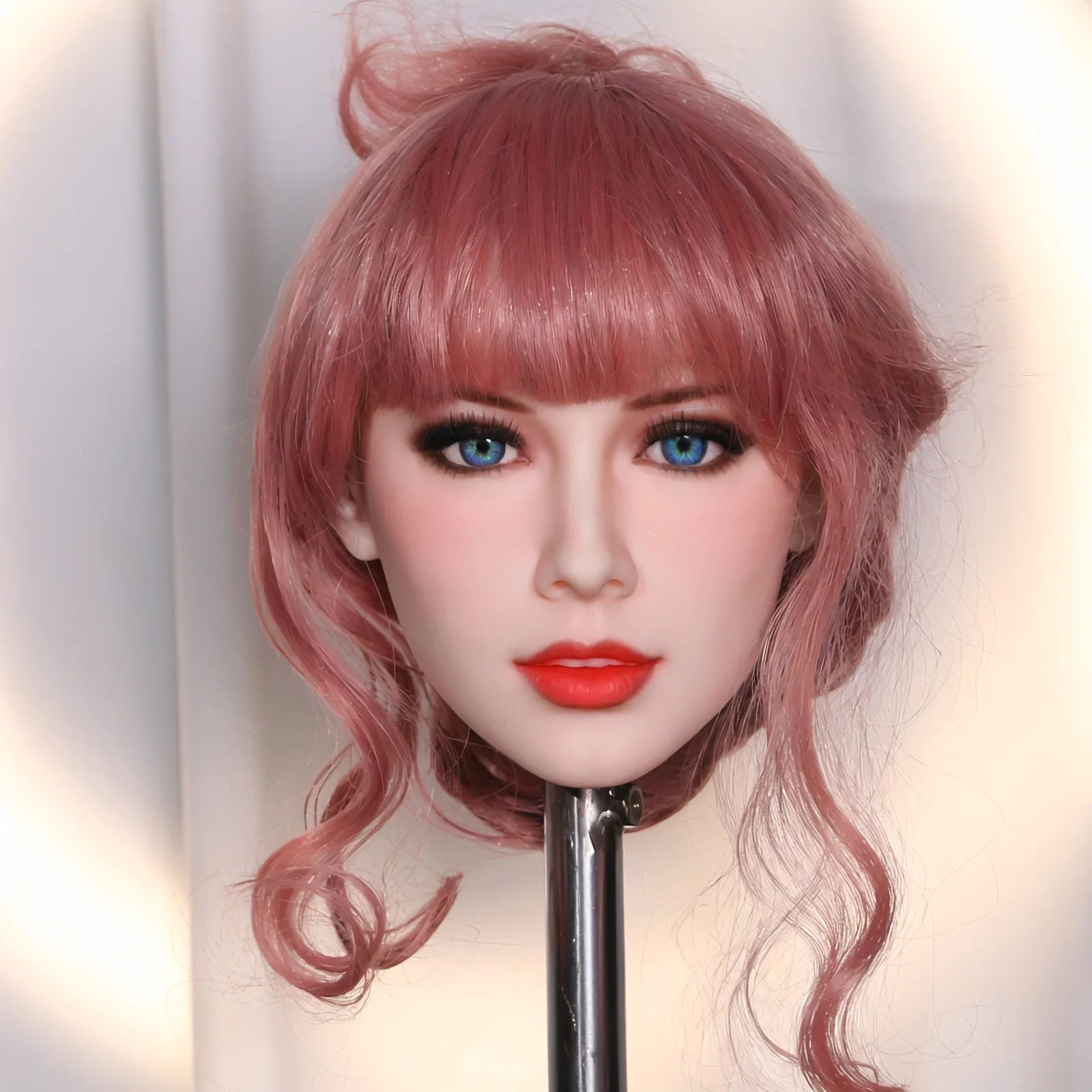 

Beauty training, advanced TPE makeup practice mannequine head, with M16 mounting interface and purple hair - easy to disassemble