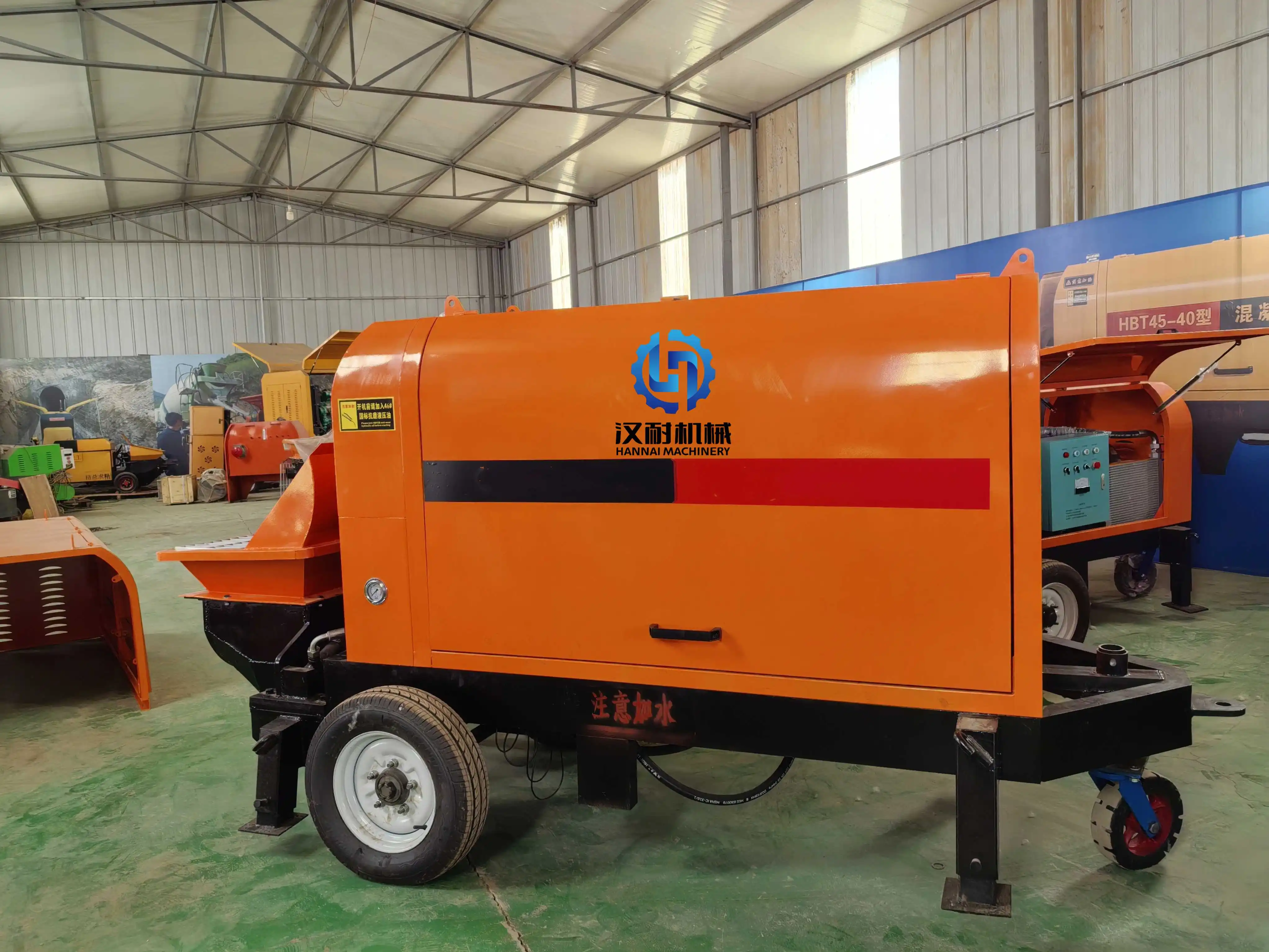 أفضل آلات خلطات الخرسانة عالية القوة لعام 2025 شاحنة مضخة الخرسانة للبيع مضخة خلط الخرسانة الكهربائية ذات الطاقة المزدوجة