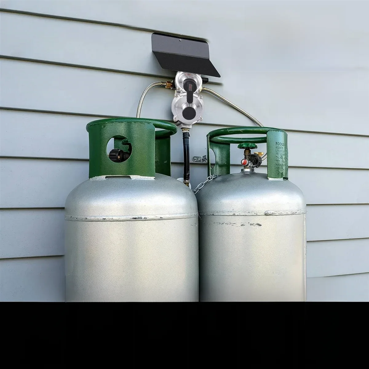 RV Propane Regulator with Hose, Heavy Duty 2-Tank 2-Stage Auto Changeover LP Propane Gas Regulator with Gauge