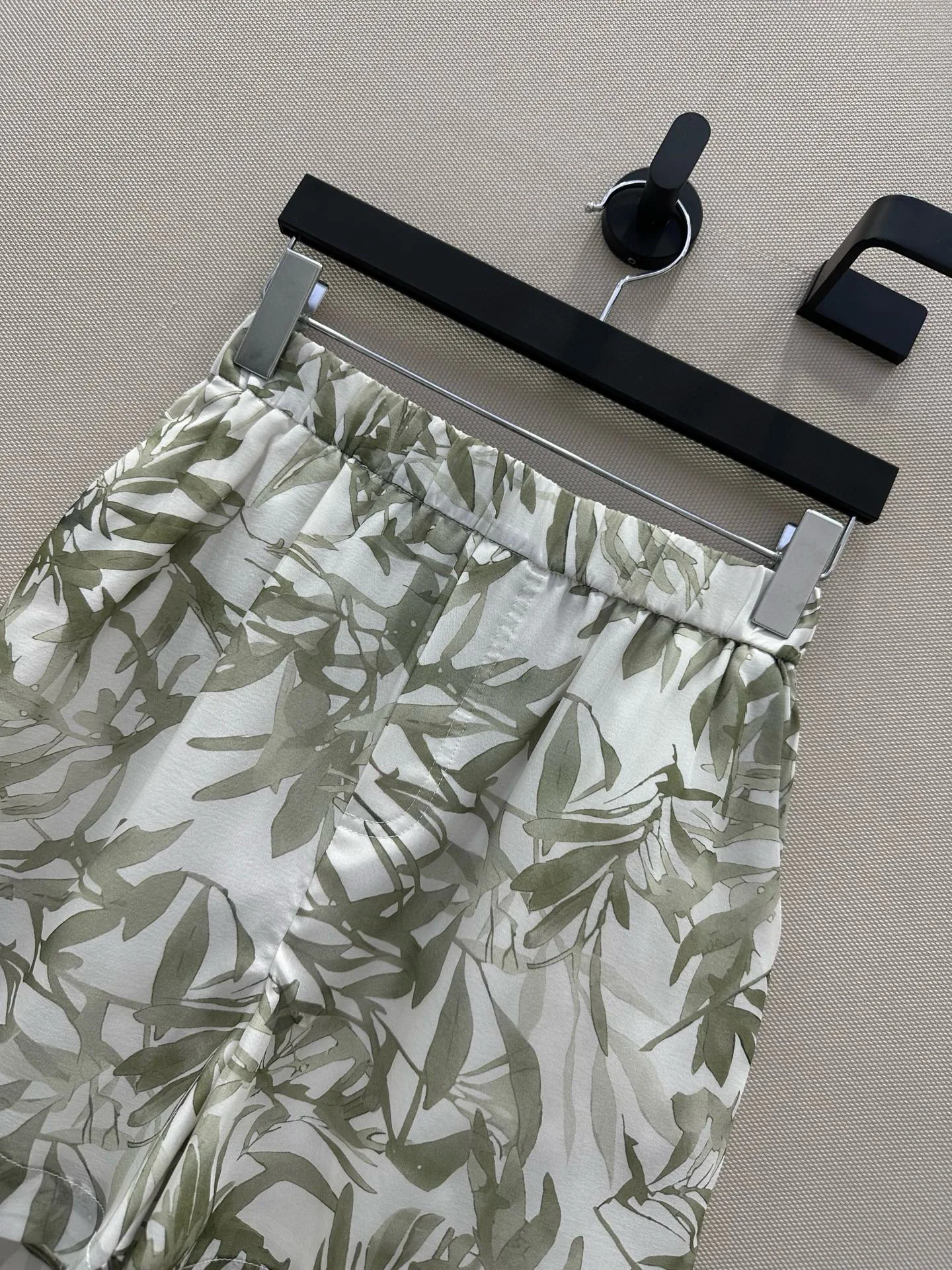 Conjunto de ropa elegante de verano 100% seda con pantalón corto para mujer