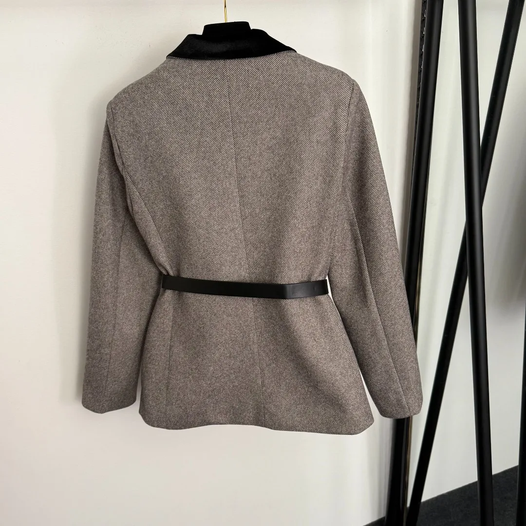 

25 autumn/winter new lapel suit jacket, trendy and stylish commuter jacket, women's top