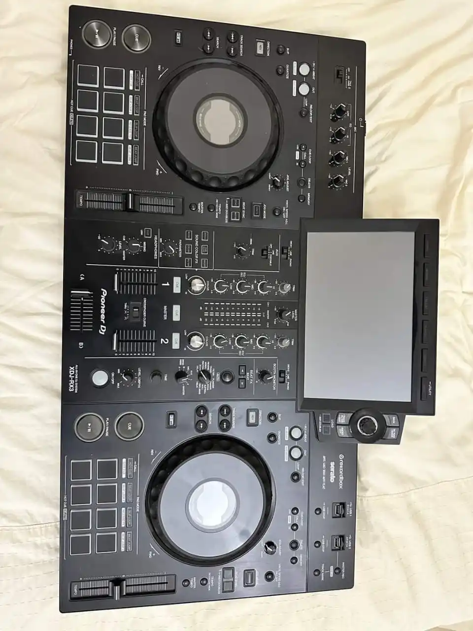 DISCOUNT  SELLING BLACK FRIDAY New  Pioneers DJ XDJ-RX3 All-In-One Rekordbox Serato DJ Controller System