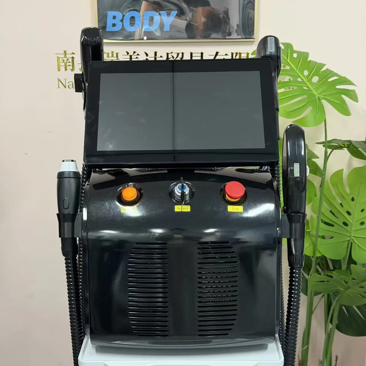 

4-in-1 NEW Soprano Titanium Full Body Laser 4000W 755/808/940/1064nm Permanent Hair Removal Machine IPL Tattoo Removal Device