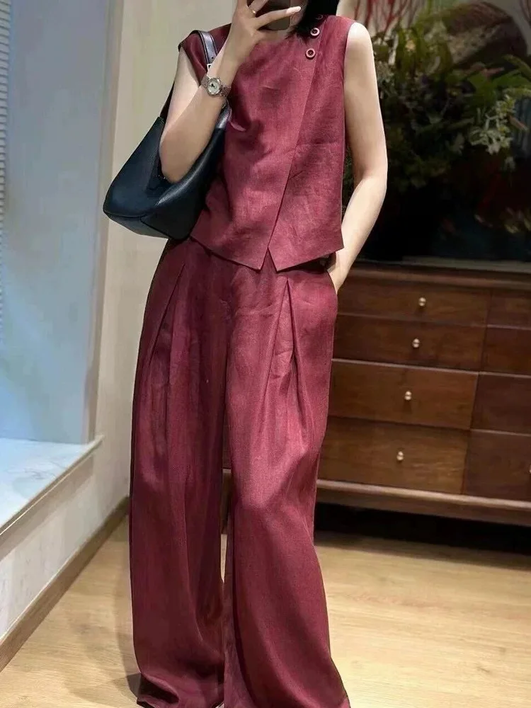 

Minimalist stylish fashionable solid color linen suit