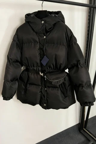 2025 Winter New Style Women's Triangle Letter Warmth-Keeping Tight-Fitting Slimming Coat with Hood and Cotton Jacket with Pouch