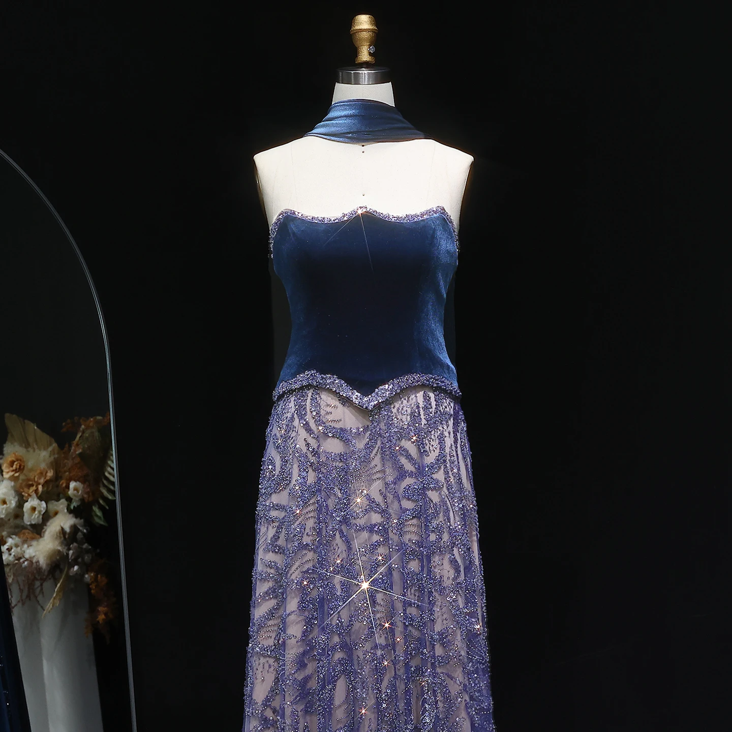 Sharon Said Luxuriöses Arabisches Perlenbesetztes Blaues Samtkleid mit Schal, Zweiteiliges Abendkleid 2026, Hochzeitsgast-Partykleid SS793, Maßanfertigung – Detail 8