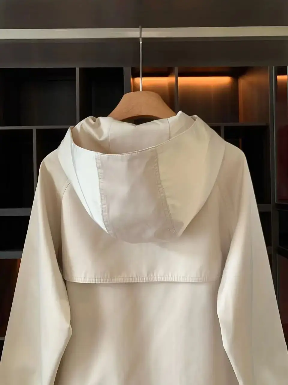 Autumn-winter women's hooded windbreaker