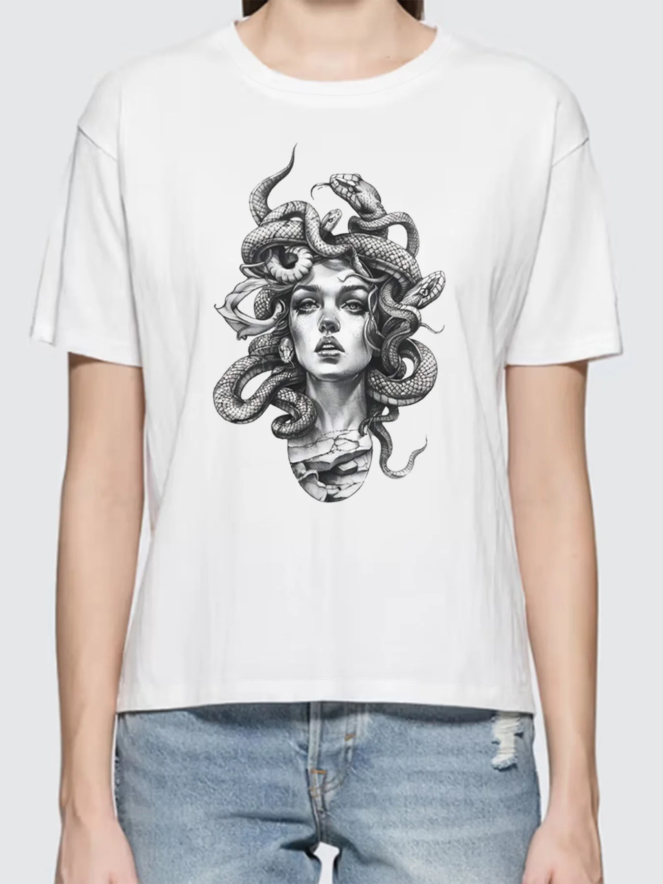 Round Neck T-Shirt with Medusa Pattern, Versatile Design, Summer Fashion