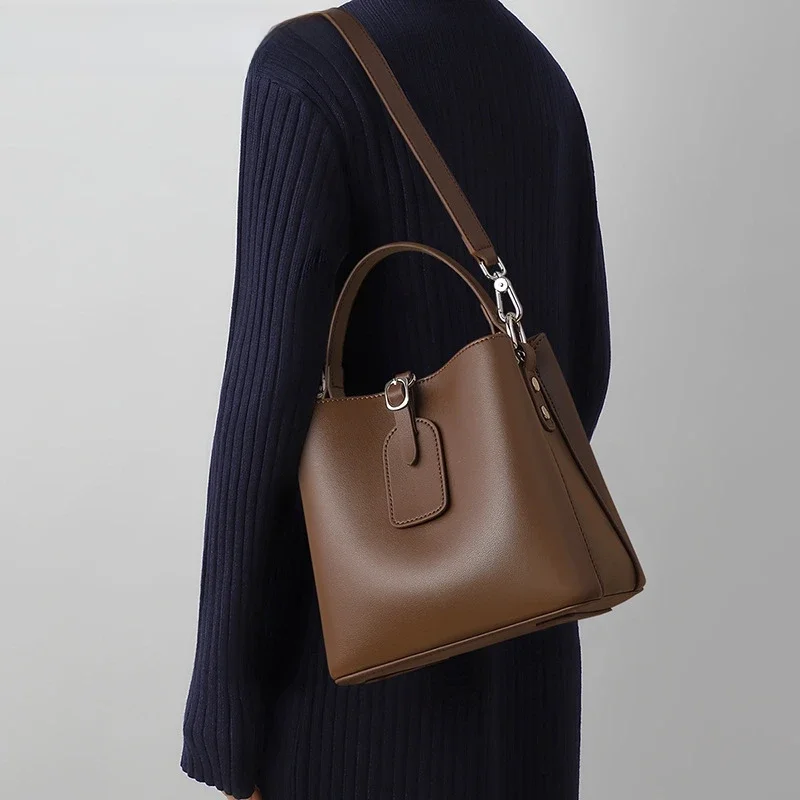 YANATARI oryginalna skórzana torba na ramię w stylu vintage dla kobiet torebka torebka ze skóry bydlęcej torba crossbody damska luksusowa torba typu Bucket — zdjęcie 2