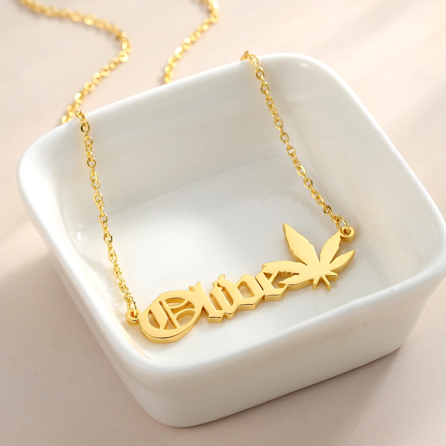 

Custom Name Necklace With Leaf 18K Gold Charm Personalized Minimalist Chain Stainless Steel Jewelry for Women Exquisite Gift