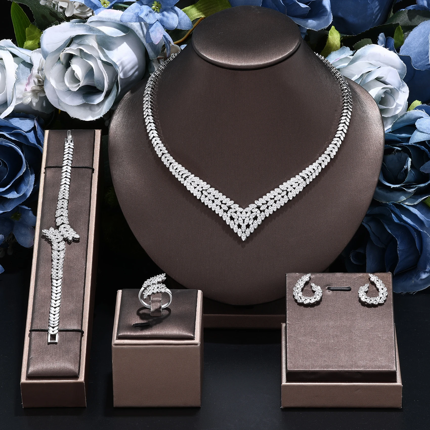 

2024 New Wedding Jewelry Set for Women Saudi Arabia 4 Pieces Zirconia Bridal Jewellery Collection Necklace Set