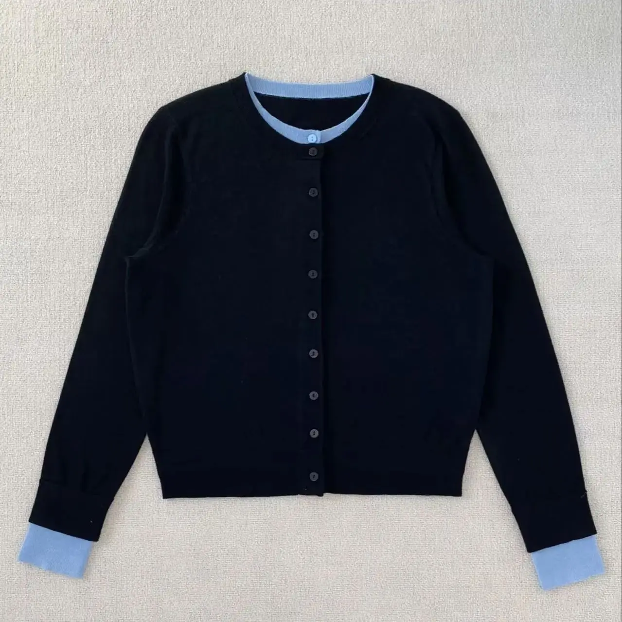 

Casual women's color-clashingstiched fake two-piece crochet round neck cardigan