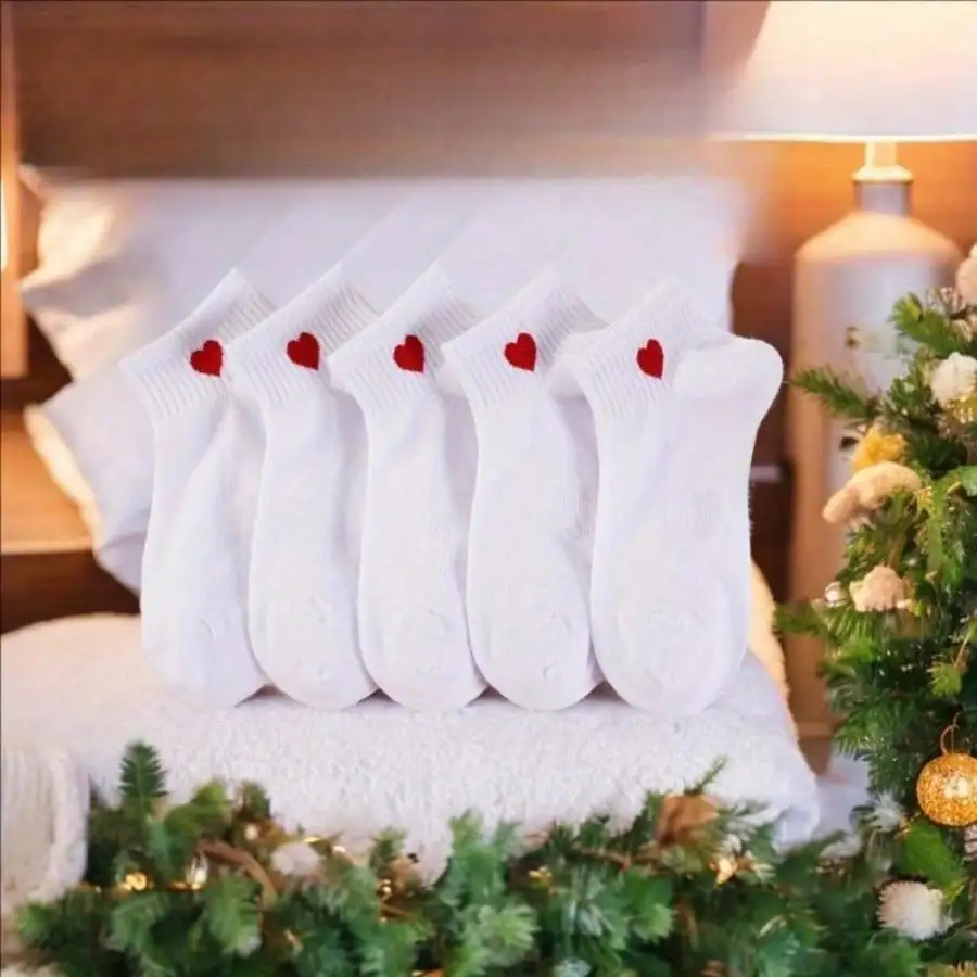 

20 пар белых осенне-зимних носков в форме сердца, подходящих для любителей волейбола, удобных и дышащих.