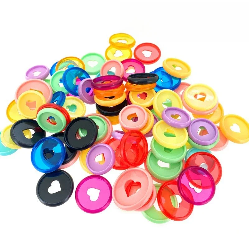 100 szt. 32mm krążek z pierścieniem w kształcie grzyba luźna pierścionek w kształcie liści książka z danymi do notebooka plastikowa przezroczysta tarcza z kolorowym makaronikiem w kształcie serca — zdjęcie produktu 7