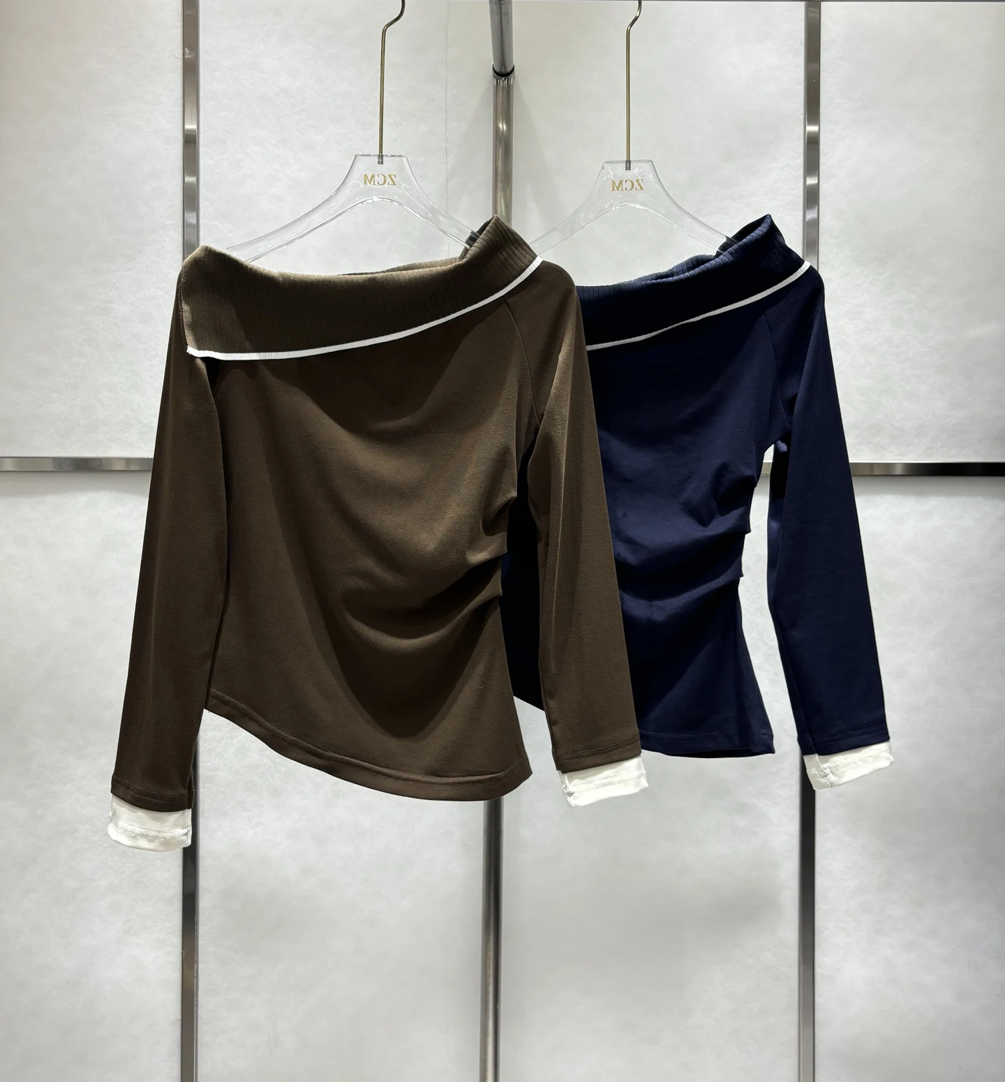 

2025 Early Autumn Latest One Word Collar Top Premium Outerwear Top