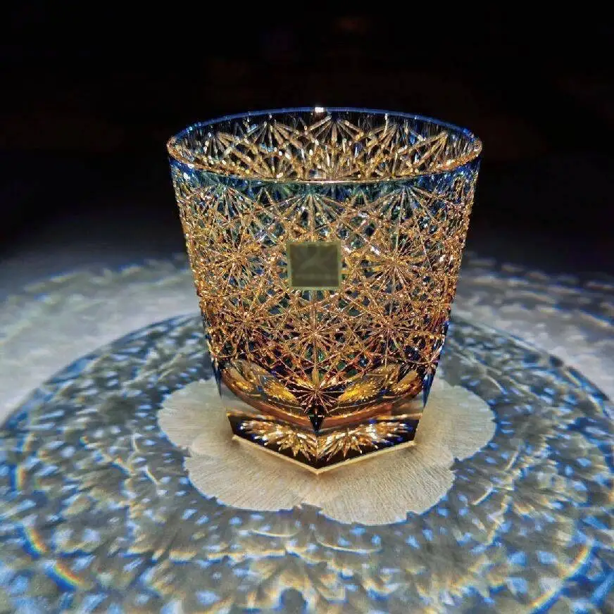 Blue daisy handcrafted whisky glass, slightly intoxicating foreign liquor glass, crystal glass, glassware, tall appearance level