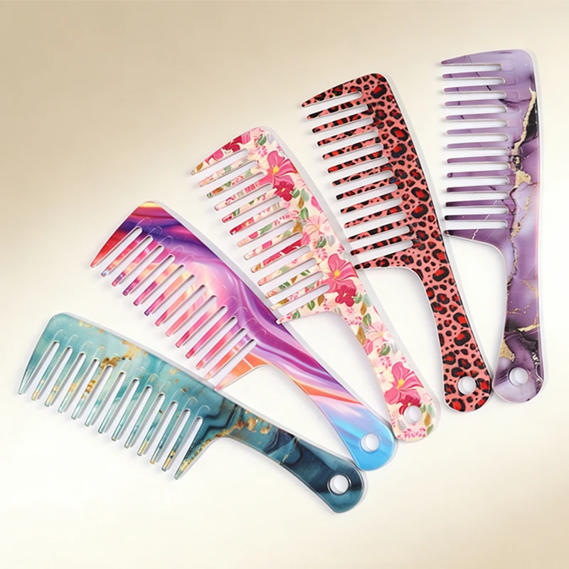 

Расческа с широкими зубьями для распутывания волос, расческа для укладки волос с прочной пластиковой ручкой для всех типов волос, с цветочным переливающимся леопардовым принтом.
