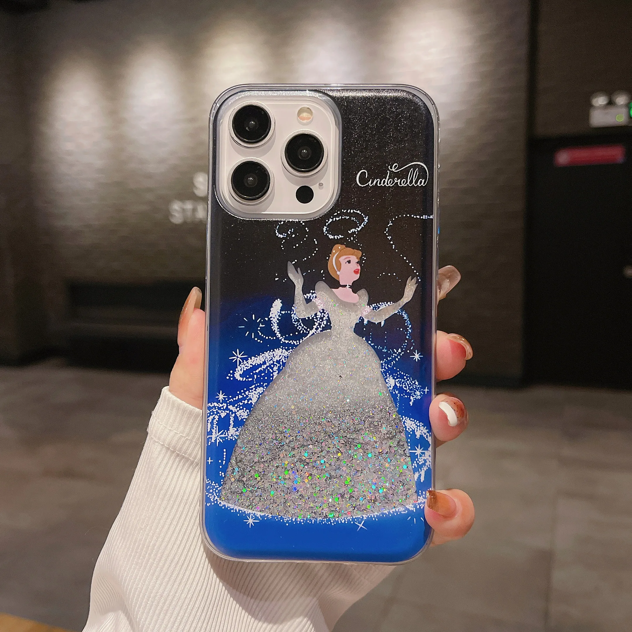 Cartoon Cute Cinderella Quicksand Phone Case For iPhone 15 14 13 12 11 Pro Max Glitter Dynamic Liquid Cartoon Shockproof Cover