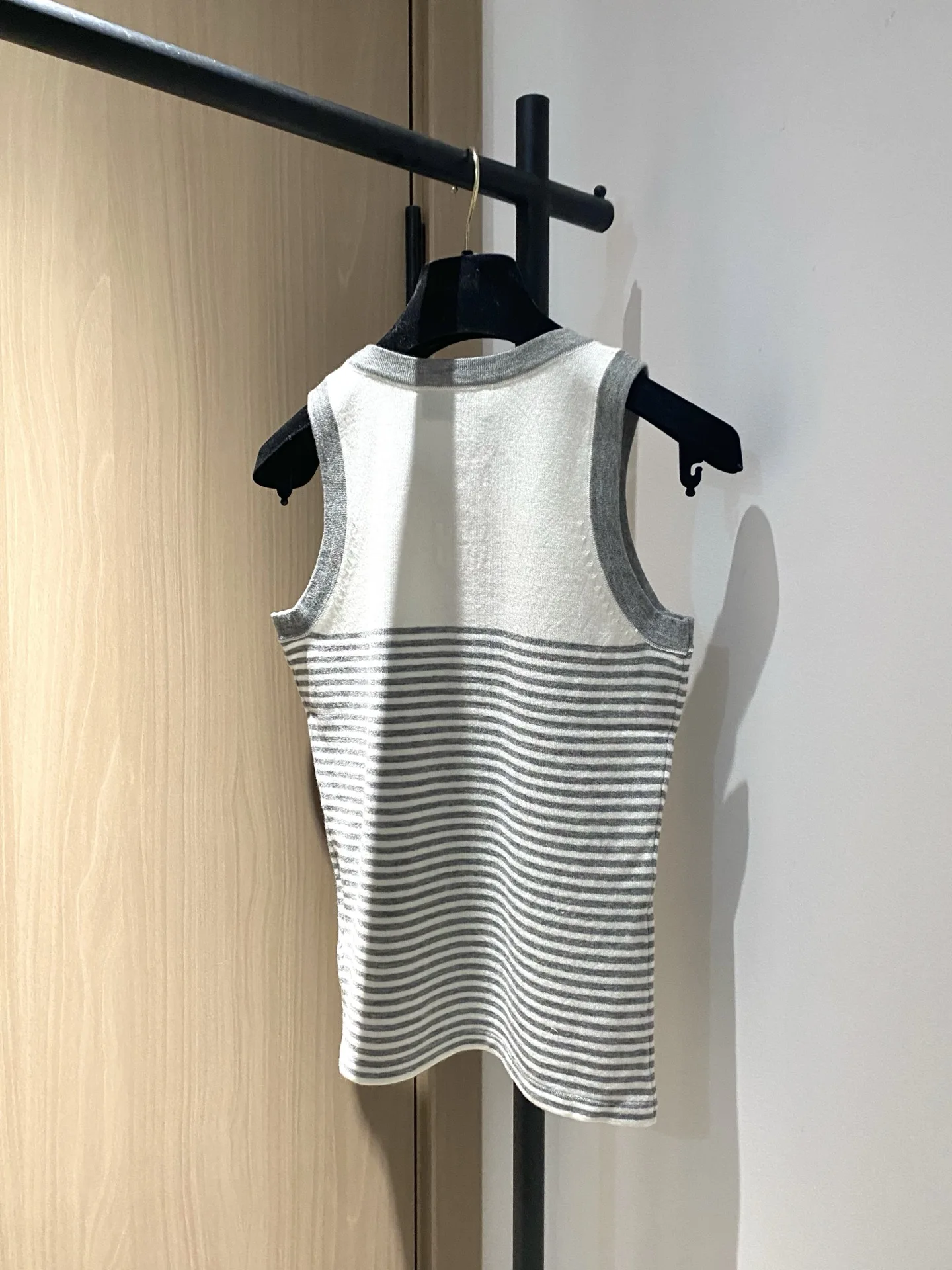 

2025 Summer New Fashionable and Comfortable Letter Black-cut Plain Contrast Color Striped Knitted T-shirt 080