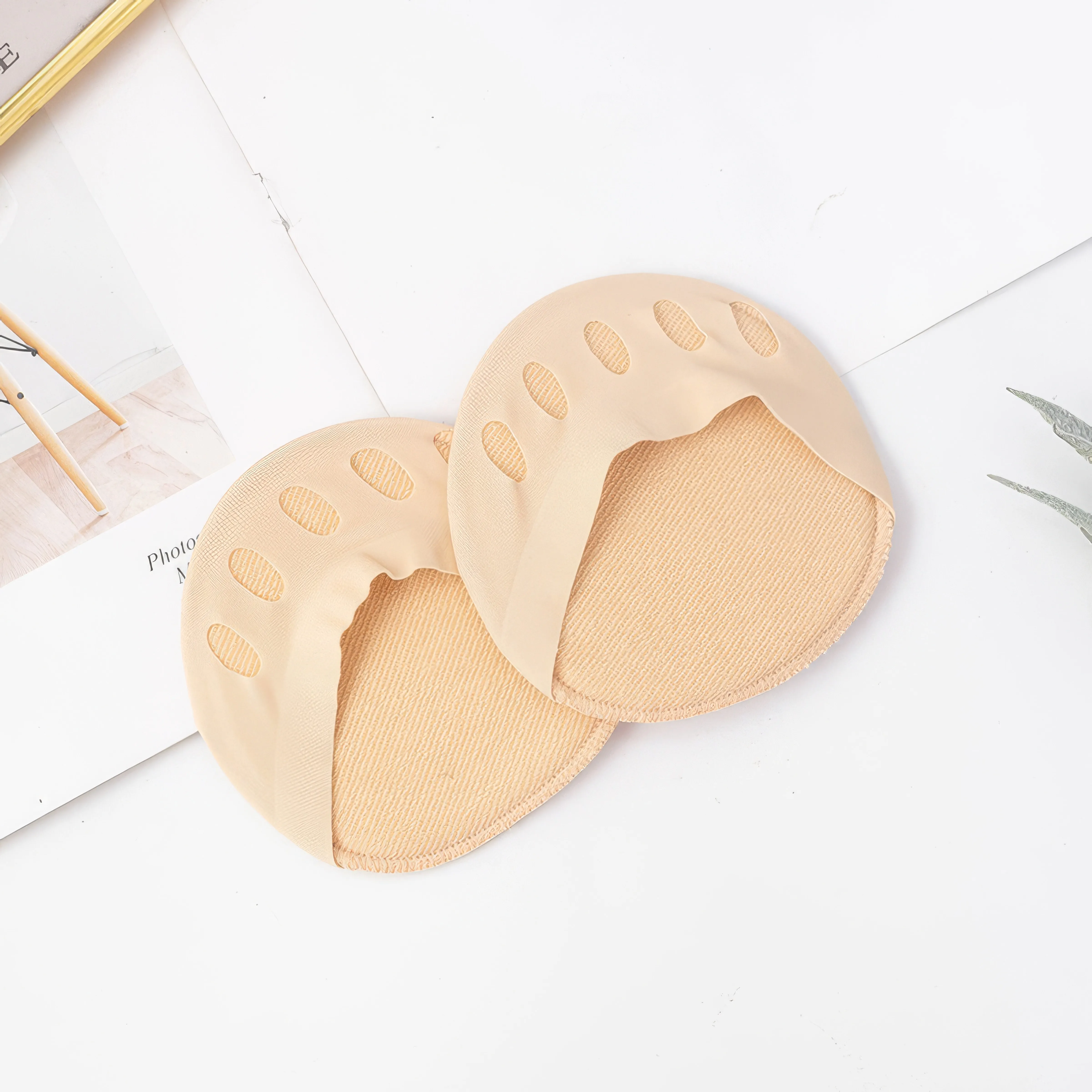 베이지 톤의 4개의 풋 패드, 내마모성 디자인, 편안한 발 보호 패드, 편안한 하이힐 깔창