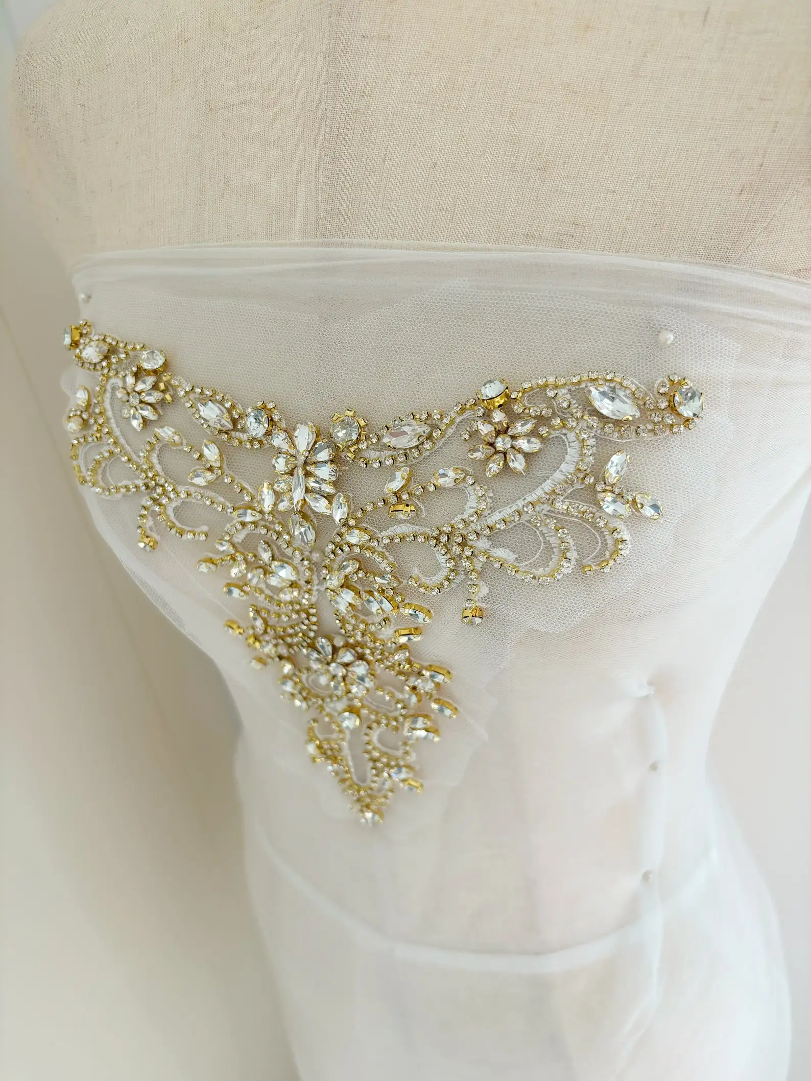 

Gold Sweetheart Neckline Applique For Dress, Bridal Dress Supplies