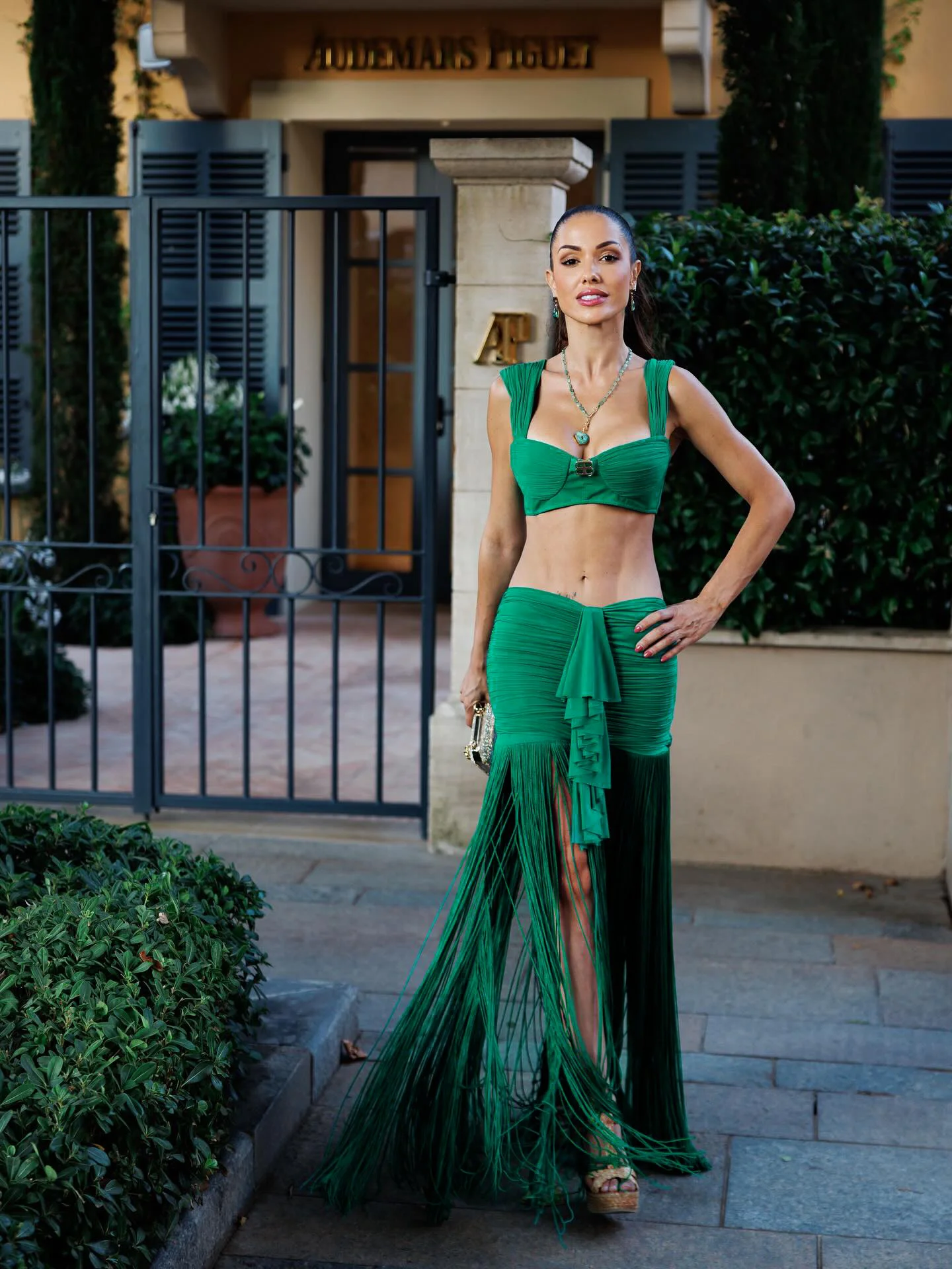 

Новый высококачественный комплект 2024, трансграничный сексуальный модный повседневный комплект из двух предметов с высокой талией, пляжный слинг, длинная юбка с кисточками