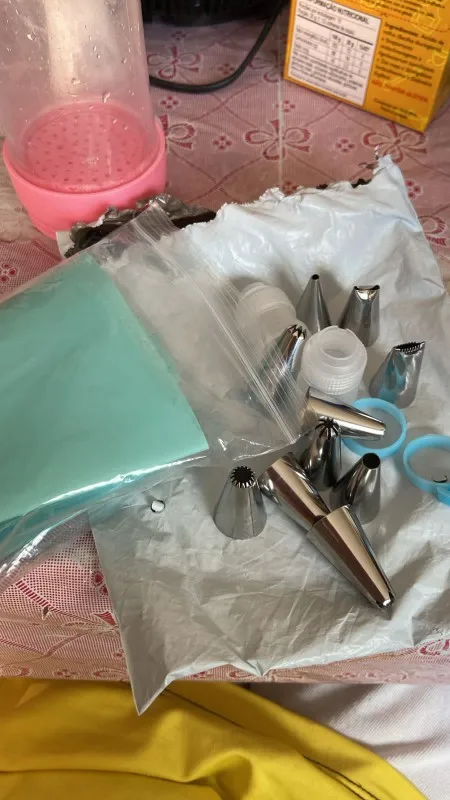 Piping Bags Cake Decorating Tools Reusable Silicone Pastry Bag Stainless Steel Nozzle Piping Nozzles Pastry Set Baking Tools photo review