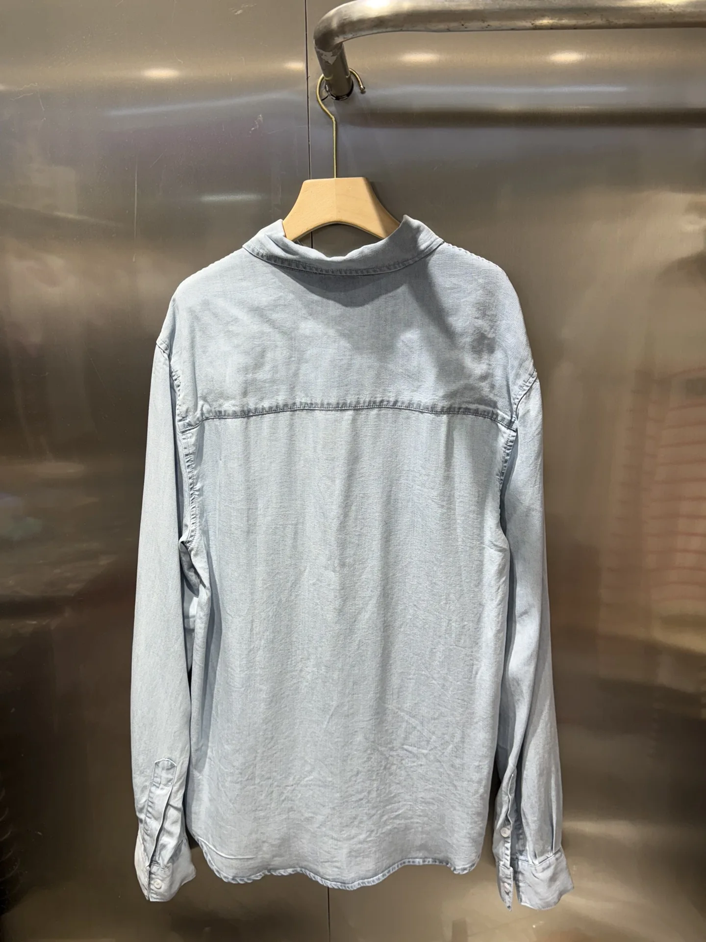 

A Light Blue Denim Shirt For Women In Summer A Stylish And Versatile Retro Shirt With Letter Logo Stickers