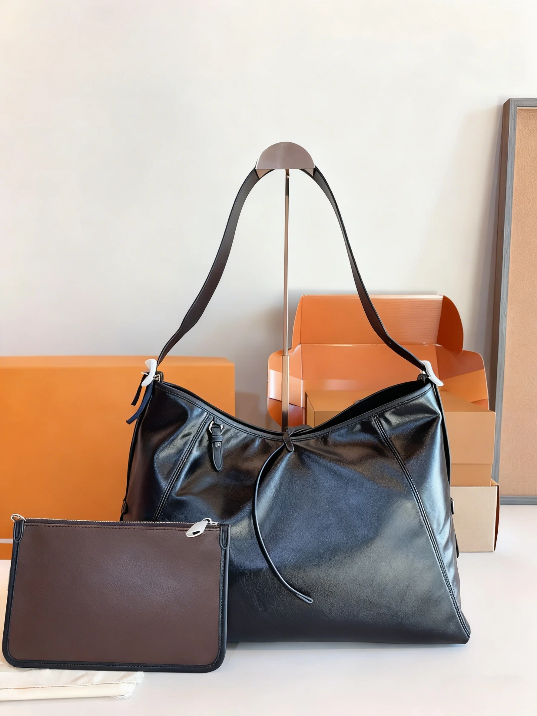 

2025 New SIZE: 41X15X30 CM Fashionable Versatile bags leather cherry Portable can be carried on the shoulder no boxes