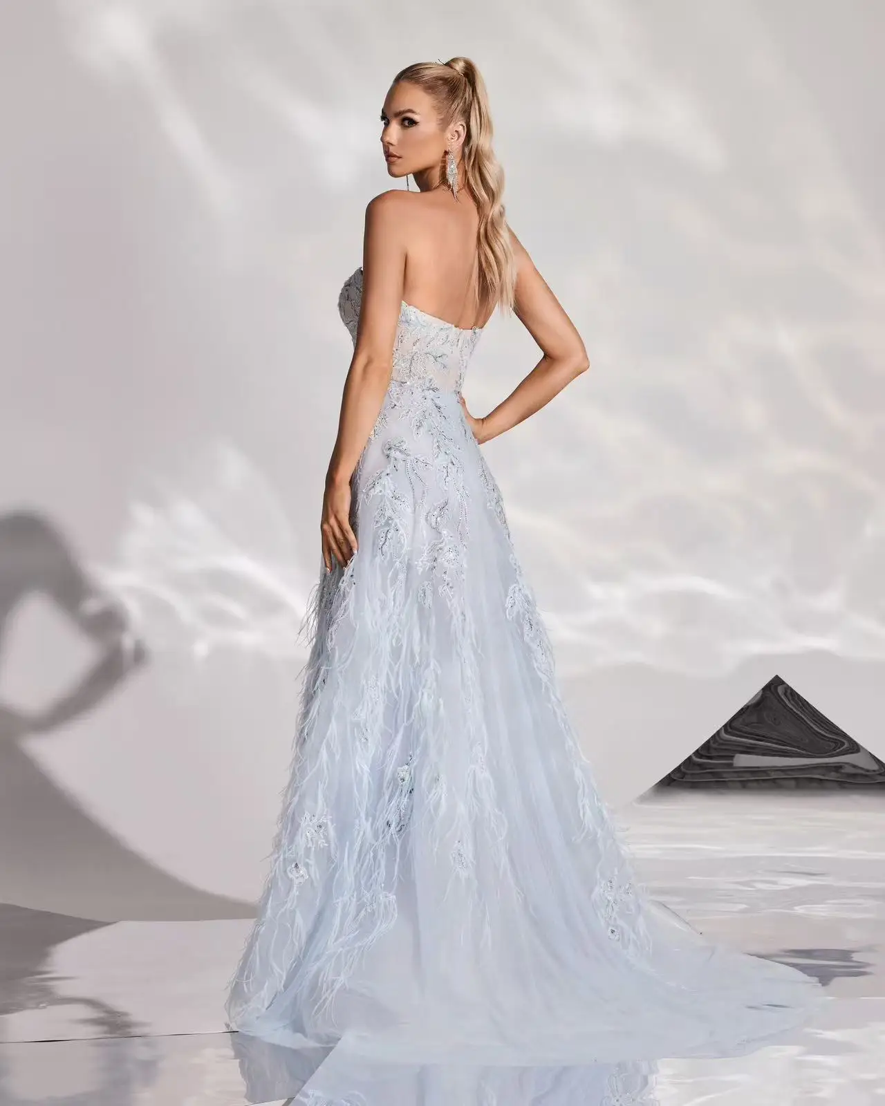 (تخفيضات) فساتين Shalimar Zhang مطرزة باللون الأزرق بدون حمالات للنساء لحفلات الزفاف حسب الطلب