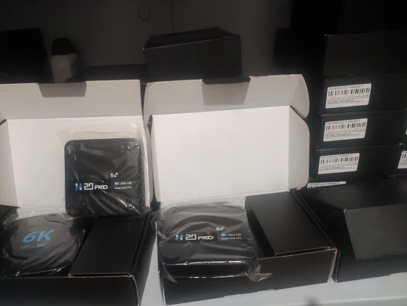 Q10 Android14 8K HDR10+ Smart TV Box Allwinner H313 128G Dual Wifi BT5.0 Set Top Box Media Player with Google Voice Assistant photo review